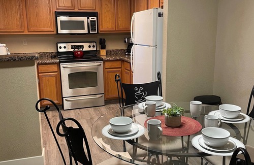 Glendale Condo | Condo in great location!