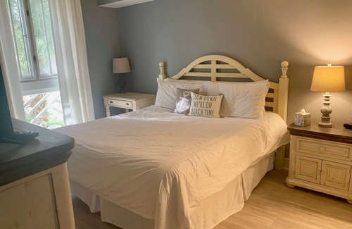Baytowne Wharf Resort | Condo in Pilot House - Steps From Baytowne Wharf - w/6-Seater Golf Cart