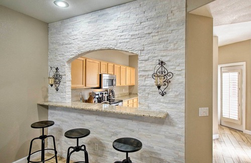 Security Acres Condo | Condo w/Pool Access ~ 1 Mi to Old Town Scottsdale