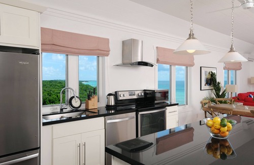 James Cistern Condo | Condo w/Views, Beach, Htd Pool, Pickleball, Golf Cart, Gym,Walk to Restaurant