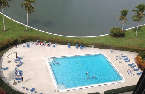 Vanderbilt Beach Condo | Condo with amazing gulf and beach views and beach accesss