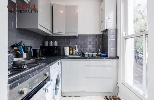 New Cross Apartment | CONEN Breccia Apartment