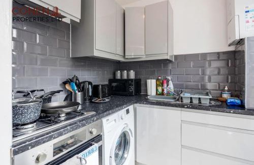 New Cross Apartment | CONEN Breccia Apartment