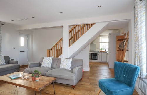 Garn Fadryn House | CONGL CAE, pet friendly, luxury holiday cottage in Aberdaron