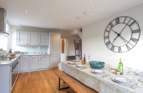 Garn Fadryn House | CONGL CAE, pet friendly, luxury holiday cottage in Aberdaron