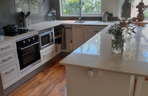 Lake Conjola House | Conjola Feast - gourmet kitchen close to lake