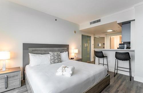 Coconut Grove Apartment | Connected Hotel Arya Studios 2 Beds 2 Baths Kitchen Free 2 Car Parking