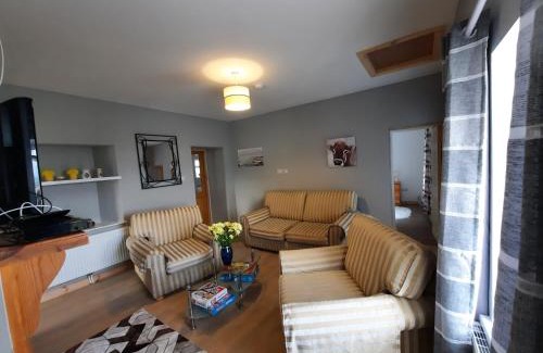 Clifden House | Conneelys Cottage, Connemara, Clifden, H71Y096