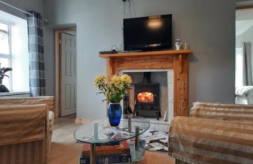 Clifden House | Conneelys Cottage, Connemara, Clifden, H71Y096