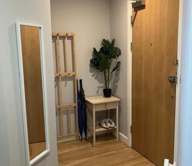 Bristol Floating Harbour Apartment | Contemporary 1BD Flat - Bristol City Centre!