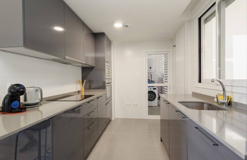 Nueva Andalucia Apartment | Contemporary 2 bedroom apartment in Nueva Andalucia