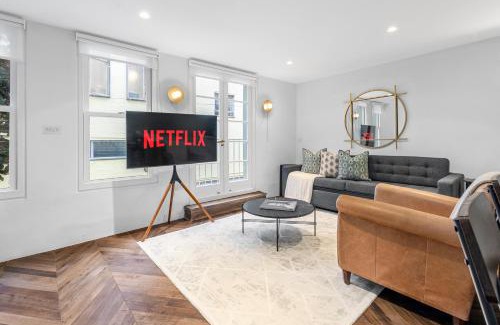 Colville Apartment | Contemporary 2-Bedroom Escape in Notting Hill