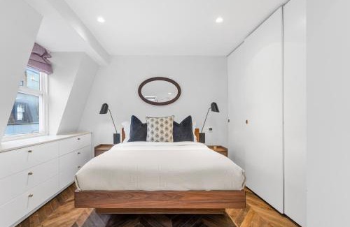 Colville Apartment | Contemporary 2-Bedroom Escape in Notting Hill