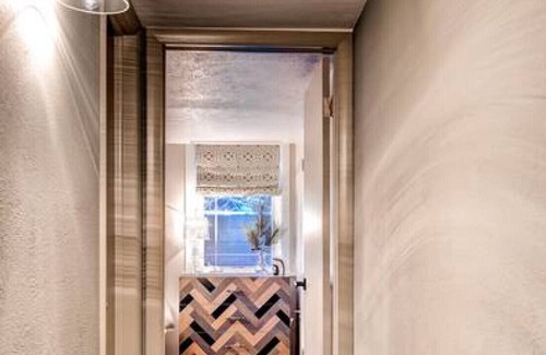 South Boulder Apartment | Contemporary 2bd Lower Level Apt