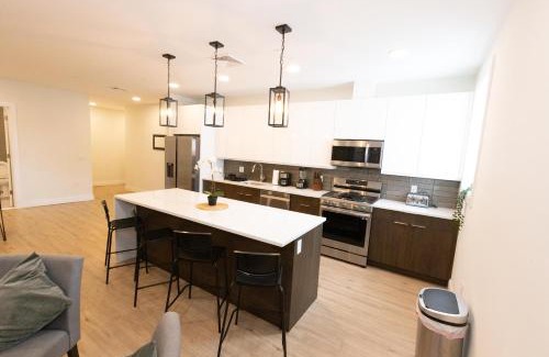 Union City Apartment | Contemporary 3-Bed Haven mins to NYC
