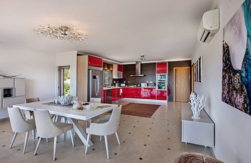 Fonte do Bispo Villa | Contemporary 3 Bedroom Villa With Swimming Pool and Magnificent Views