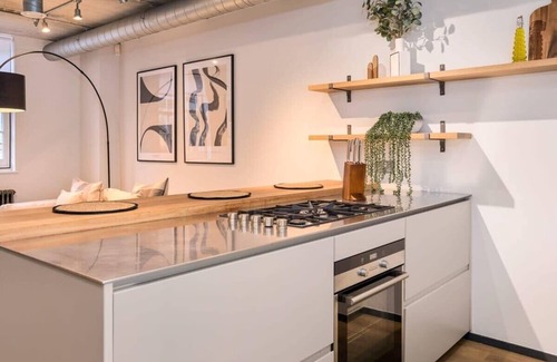 Cathedrals Apartment | Contemporary and Industrial Apartment in Southwark