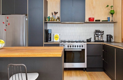Coledale House | Contemporary beach house in Coledale. Ocean & Escarpment views. Pet friendly.