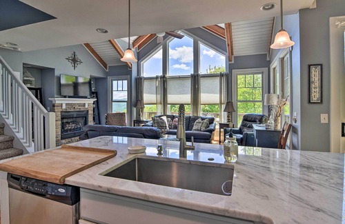 Seven Devils Cabin | Contemporary Cabin on the Peak of Seven Devils