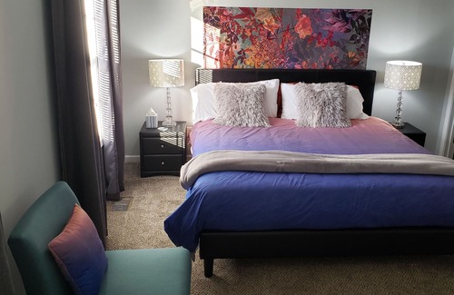 Crossville House | Contemporary convenience to Hwy 40, 2 BDR, 2.5 BA, sleeps 6.