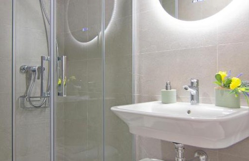 San Lorenzo Apartment | Contemporary Duplex In Seville