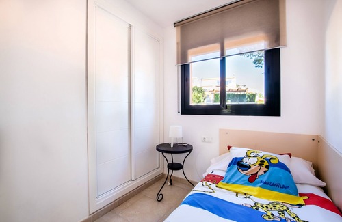 Bonmont Terres Noves House | Contemporary house in golf, swimming pool, wifi