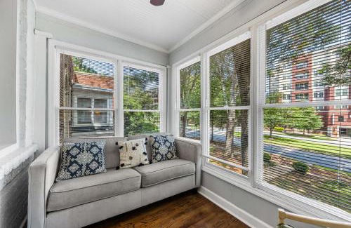 Cherry House | Contemporary gem in the Heart of Myers Park