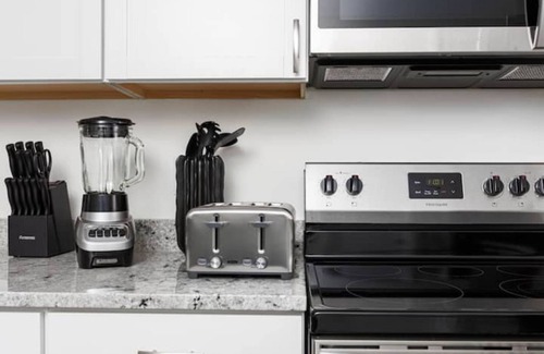 Hidden Valley House | Contemporary Getaway DT UNC