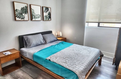 Fairfax District Hotel | Contemporary Hollywood Haven on Spaulding Ave – Complimentary WiFi & Parking