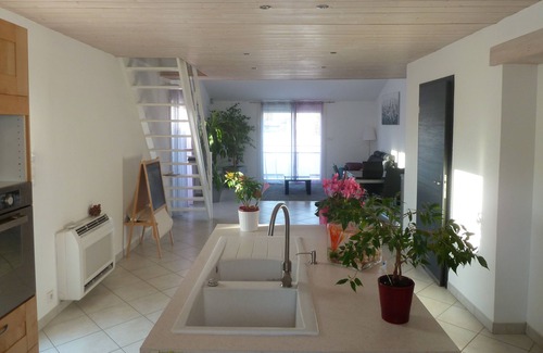 Teyran House | Contemporary house with pool
