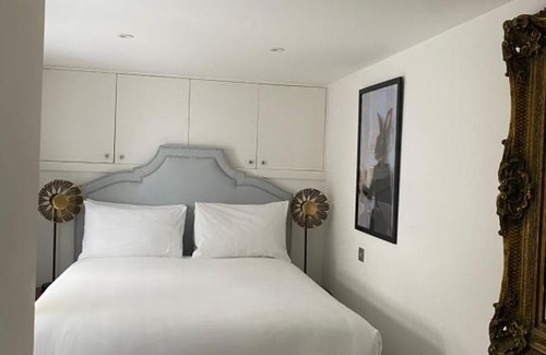 Kemptown Apartment | Contemporary Residence by Salt Life