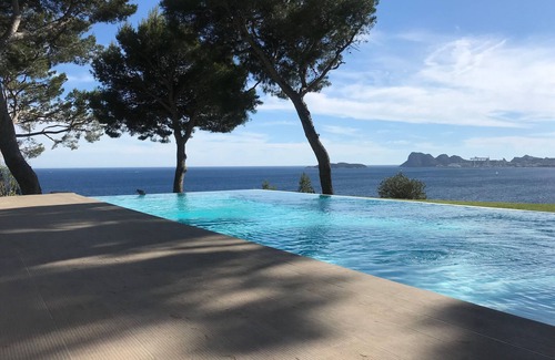 La Ciotat Villa | Contemporary Villa Panoramic sea view over the Bay of La Ciotat