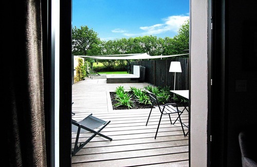 Pleuven Villa | Contemporary villa with outdoor Jacuzzi