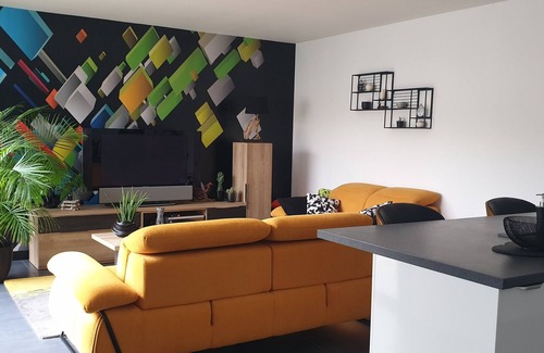 Quartier d'Orbigny House | Contemporary with swimming pool near the beach