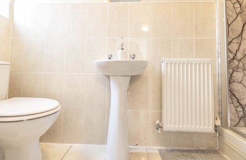 Oldbury House | Contractors/large groups - house