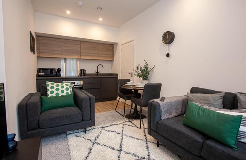 Bolton Apartment | Convenient 2 Bedroom Bolton Apartment