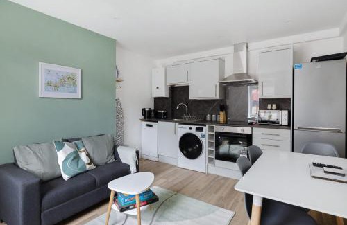 Saltash Apartment | Convenient and Modern 2 Bed Apartment in Saltash