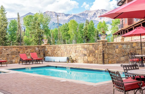 Mountain Village Hotel | Convenient and Cozy Lock-Off Room With Extra Amenities