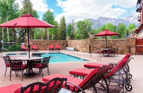 Mountain Village Hotel | Convenient and Cozy Lock-Off Room With Extra Amenities