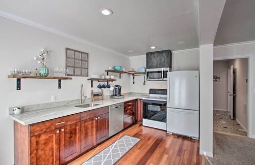 Burien House | Convenient Burien Getaway: 12 Mi to Dtwn SEA!