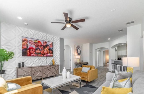 Sunset Ridge House | Convenient House Near Dis, game room w/luxury pool