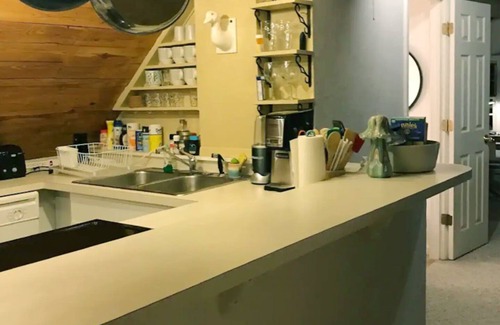 Blowing Rock Cabin | Convenient Location! Cozy Chalet near App Ski Mtn, Between Blowing Rock & Boone