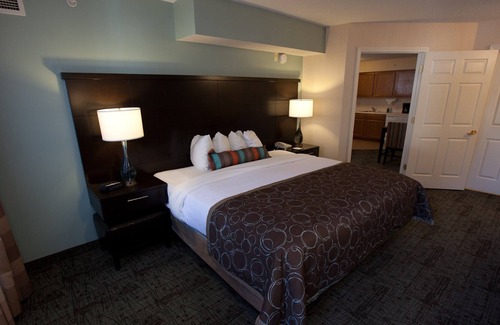 Buckhead Village Condo | Convenient Location! Equipped Suite with FREE SHUTTLE | Free Breakfast + Gym Access