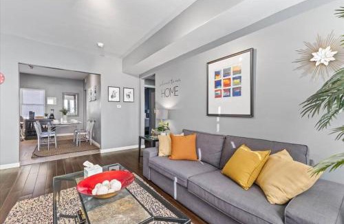 Meridian-Kessler Apartment | Convenient - Pet and Baby - Near Convention and Hospital