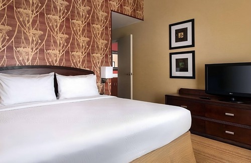 Las Vegas Hotel | Convenient Stay, Superb Location, Outdoor Pool, Pets Allowed, Parking!