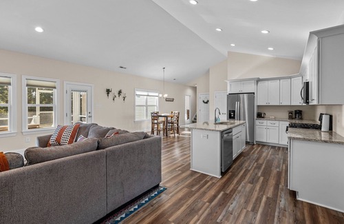 New Bern House | Convenient to New Bern and Havelock!