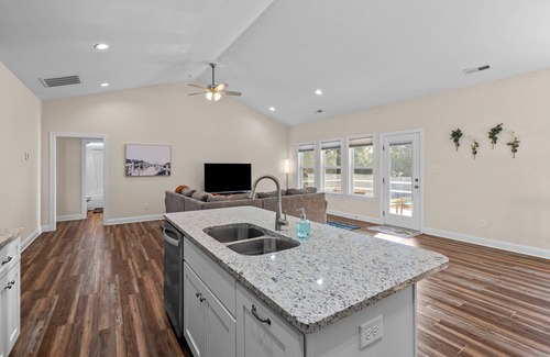 New Bern House | Convenient to New Bern and Havelock!