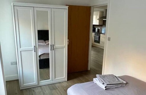 Stockwell Apartment | Conveniently Located Modern Flat