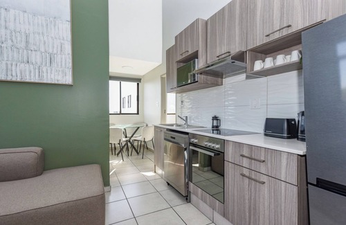 Parkwood Apartment | Conveniently located 2 Bed with fabulous Amenities