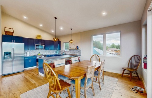 Tabernash House | Conveniently located home with wifi, hot tub & great views - dog friendly